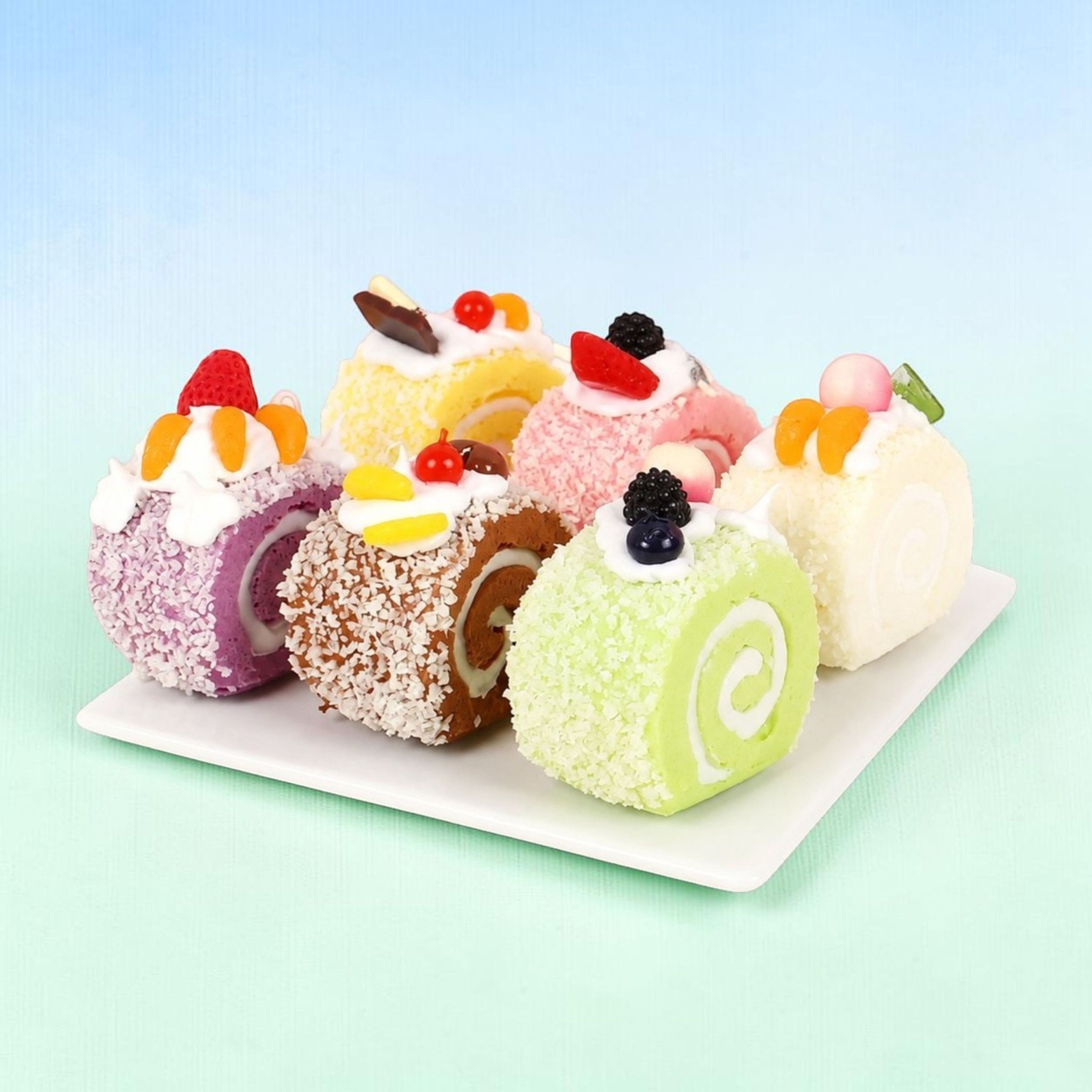 Faux Swiss Roll Cake Decor – Kawaii Mini Dessert Desk Accent
